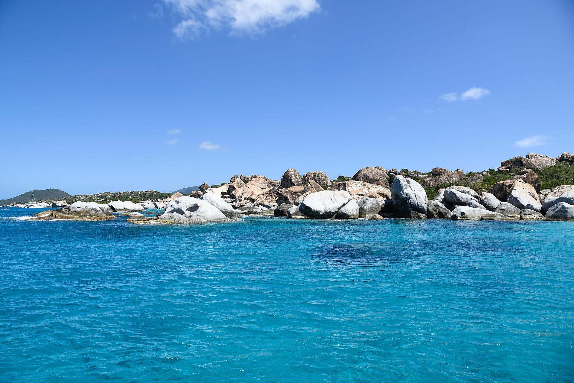 Unterwegs unter Segeln im Herzen der Kleinen Antillen 