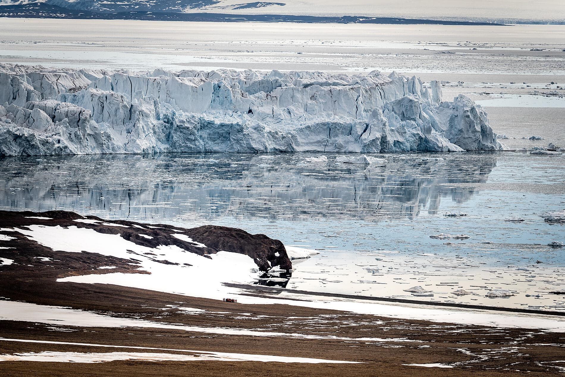 Im arktischen Eis von Spitzbergen nach Grönland
